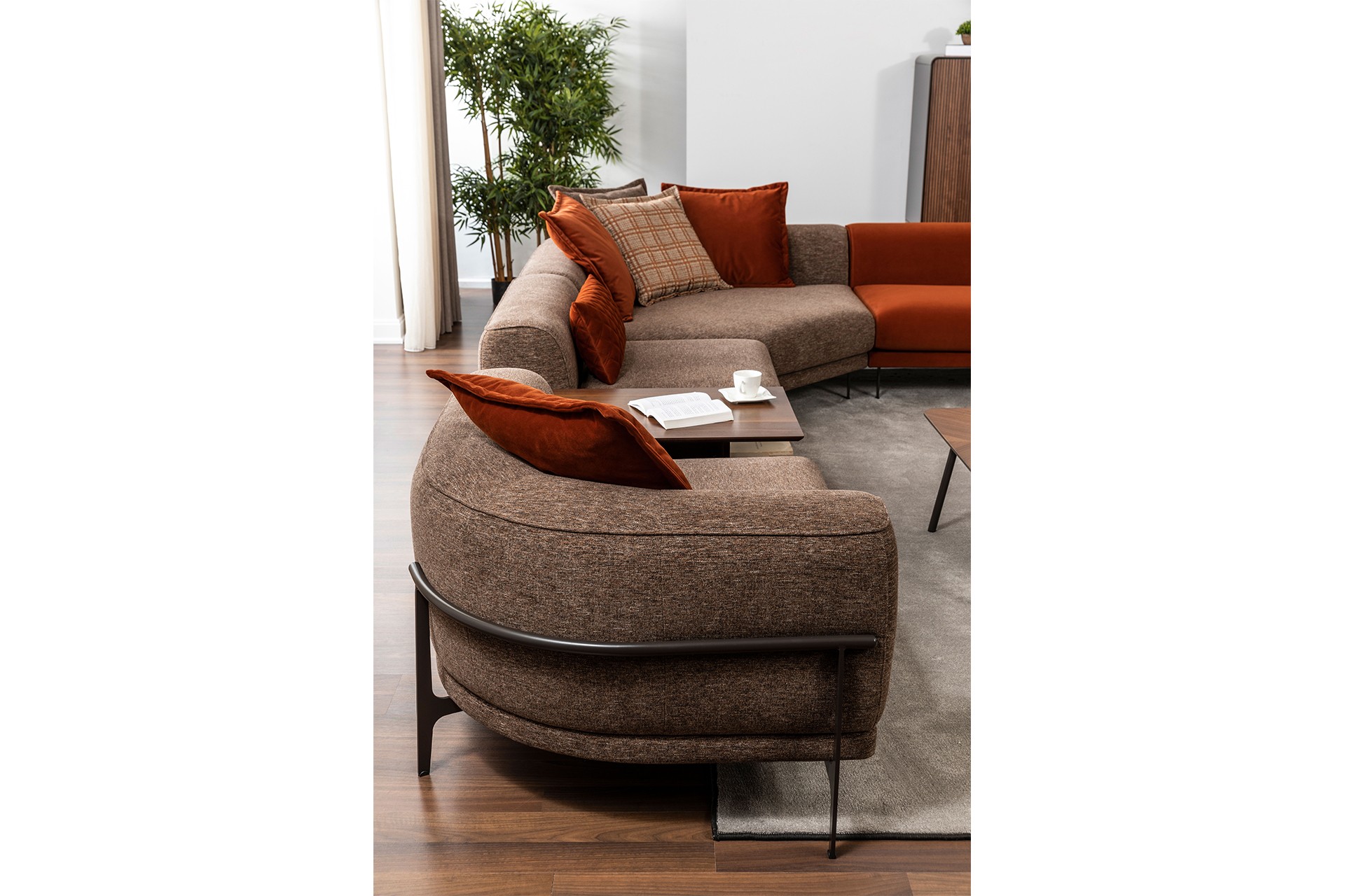 Arcadia Corner 25