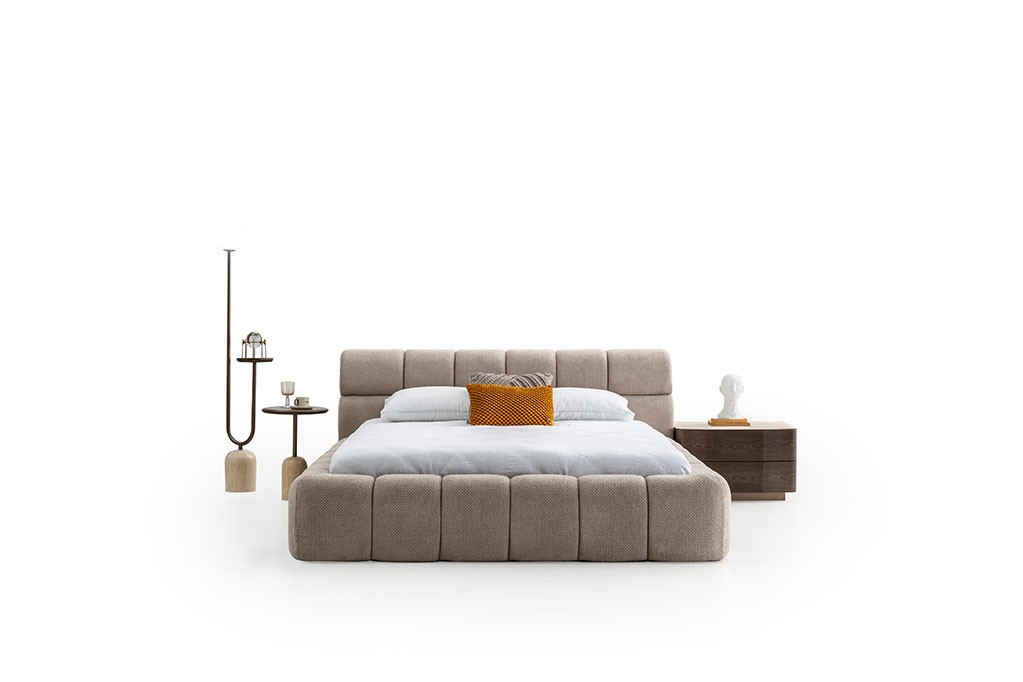 Curvy Bedstead 10