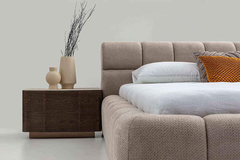 Curvy Bedstead 6