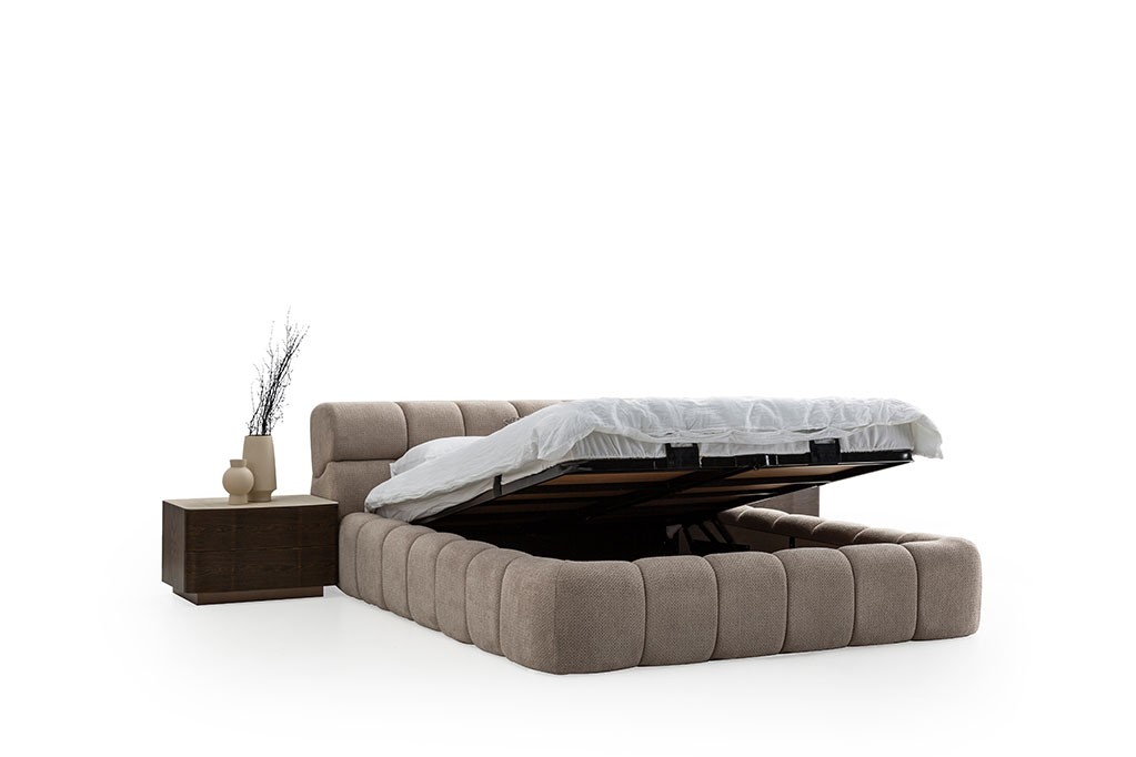 Curvy Bedstead 3