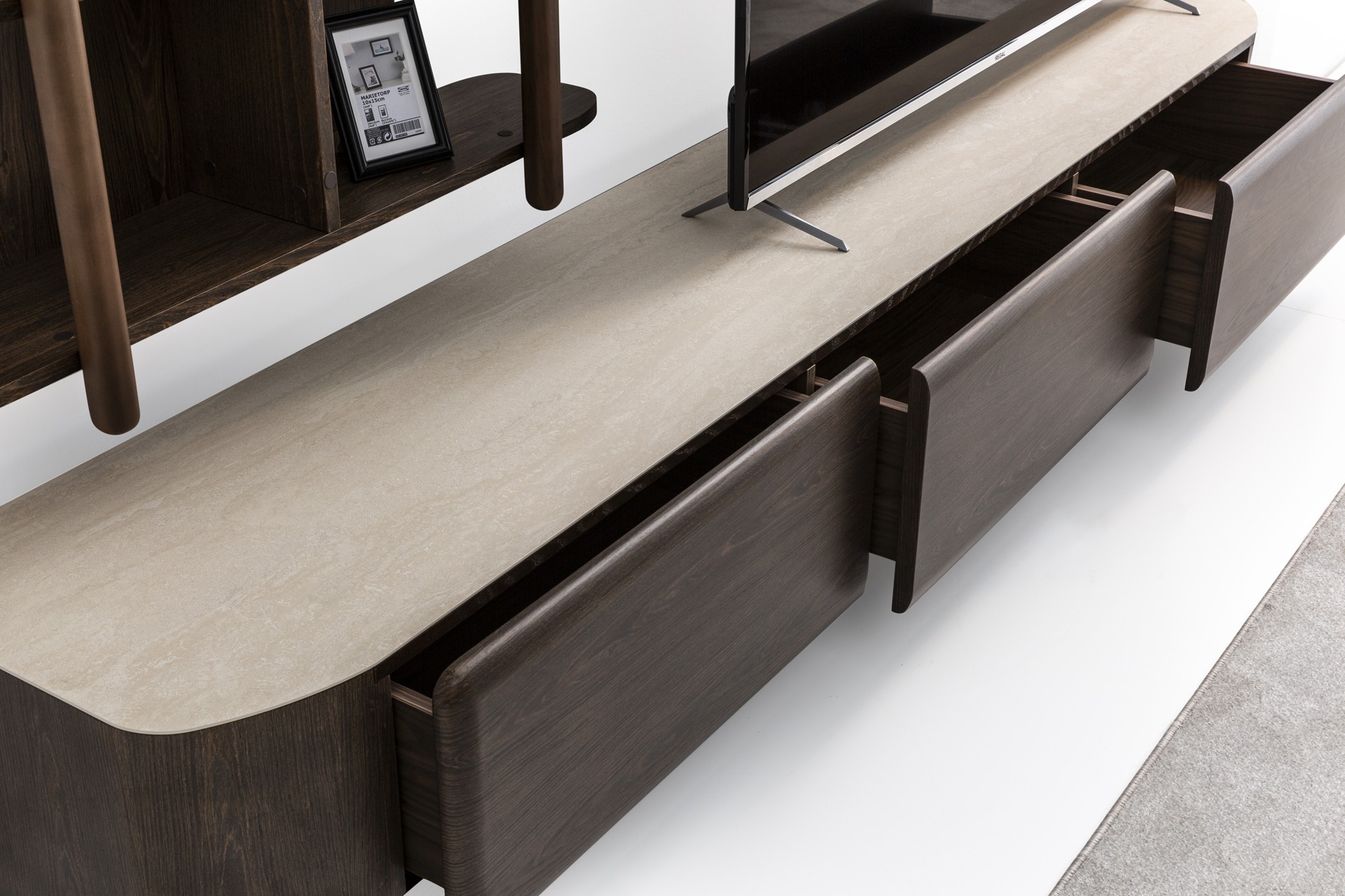 Morphose TV Unit 2
